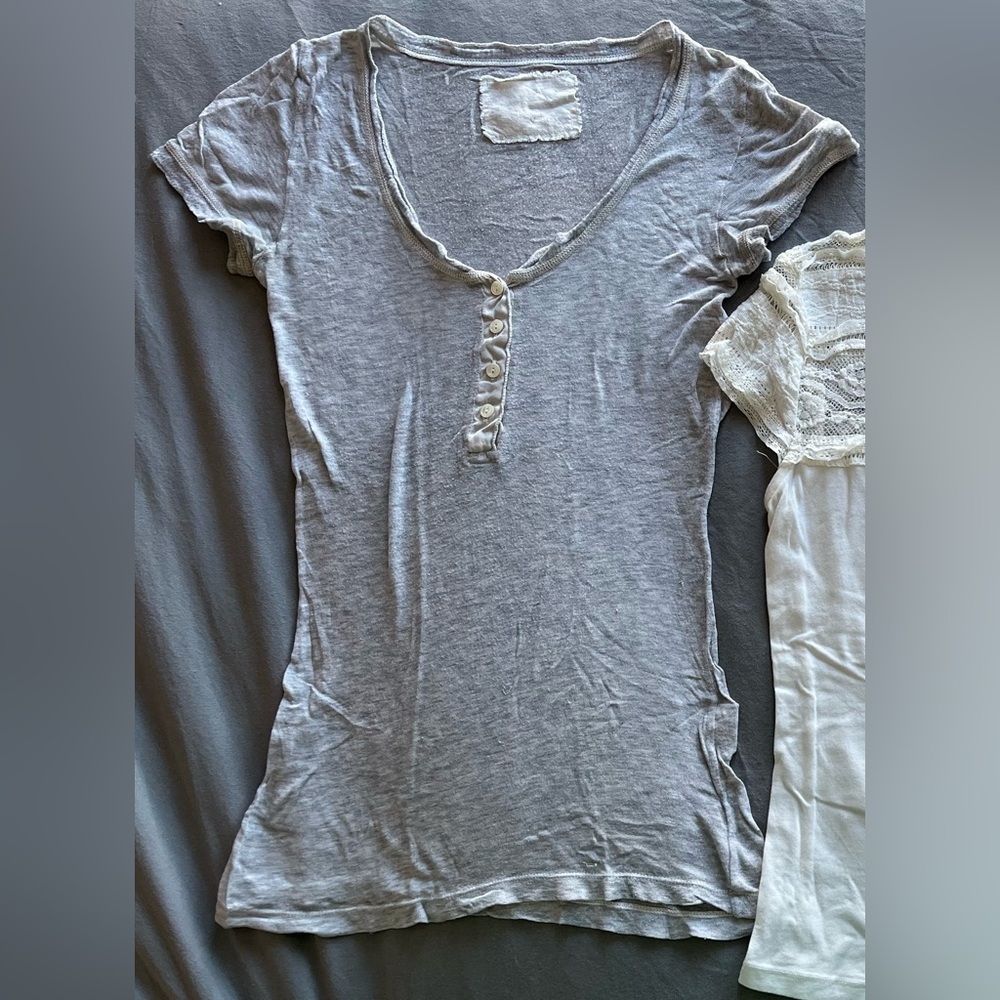 PRE-LOVED V::room Gray Button-Front Women's Top | XS